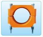 Single hole cable clamp